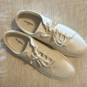 White Mens Goodfellow & Co tennis shoes. Worn once.